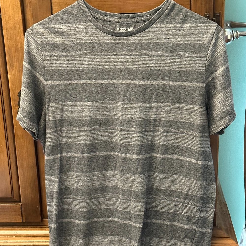 Mens/ teens Mossimo shirt. 1 grey striped T-shirt, size medium.
